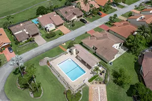 7040 Golf Pointe Cir, Tamarac, FL 33321 - Photo 31