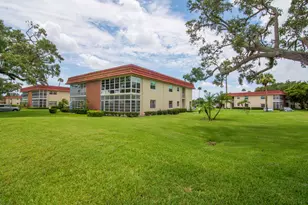 61 Woodland Dr, Vero Beach, FL 32962 - Photo 1