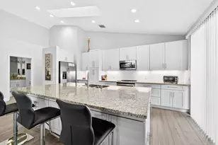 12902 Touchstone Pl, Palm Beach Gardens, FL 33418 - Photo 5