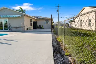 386 SE Oakridge Dr, Port Saint Lucie, FL 34984 - Photo 37
