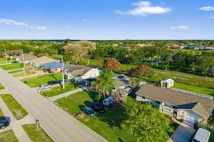 386 SE Oakridge Dr, Port Saint Lucie, FL 34984 - Photo 43