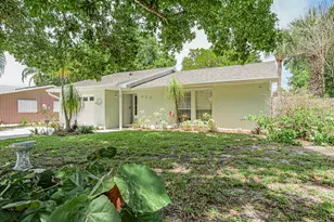 425 Banyan St, Sebastian, FL 32958 - Photo 3