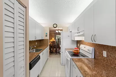 13000 SW 15th Court #311u, Pembroke Pines, FL 33027 - Photo 11