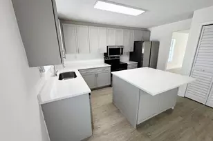 3920 Woodside Dr, Coral Springs, FL 33065 - Photo 7