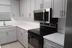 3920 Woodside Dr, Coral Springs, FL 33065 - Photo 9