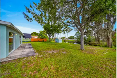 662 SE Essex Drive, Port Saint Lucie, FL 34984 - Photo 33