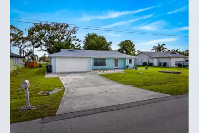 662 SE Essex Drive, Port Saint Lucie, FL 34984 - Photo 5