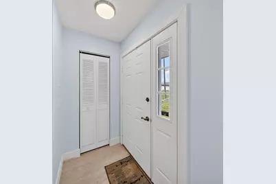 662 SE Essex Drive, Port Saint Lucie, FL 34984 - Photo 7