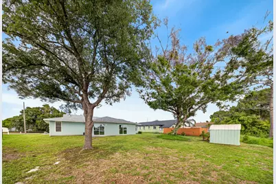 662 SE Essex Drive, Port Saint Lucie, FL 34984 - Photo 35