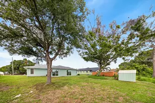 662 SE Essex Dr, Port Saint Lucie, FL 34984 - Photo 35