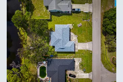 662 SE Essex Drive, Port Saint Lucie, FL 34984 - Photo 5