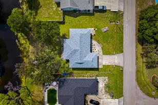 662 SE Essex Dr, Port Saint Lucie, FL 34984 - Photo 5