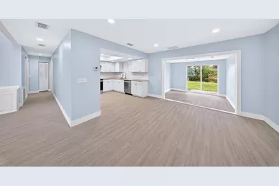 662 SE Essex Drive, Port Saint Lucie, FL 34984 - Photo 11