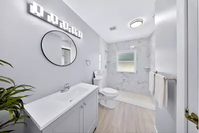 662 SE Essex Drive, Port Saint Lucie, FL 34984 - Photo 23