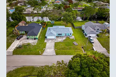 662 SE Essex Drive, Port Saint Lucie, FL 34984 - Photo 3