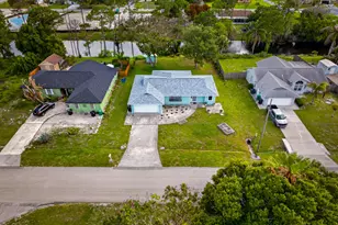 662 SE Essex Dr, Port Saint Lucie, FL 34984 - Photo 3