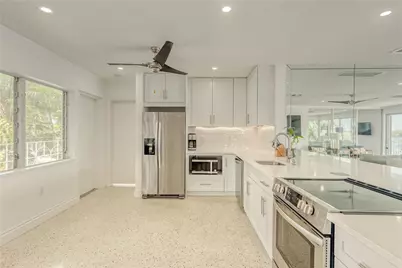 2717 Yacht Club Boulevard #6e, Fort Lauderdale, FL 33304 - Photo 5
