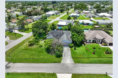 674 SE Starfish Avenue, Port Saint Lucie, FL 34983 - Photo 5
