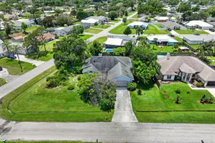 674 SE Starfish Ave, Port Saint Lucie, FL 34983 - Photo 5