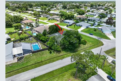 674 SE Starfish Avenue, Port Saint Lucie, FL 34983 - Photo 9