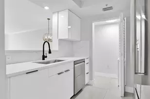 99 SE Mizner Blvd, Boca Raton, FL 33432 - Photo 13