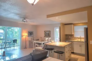 209 Oxford 100, West Palm Beach, FL 33417 - Photo 11