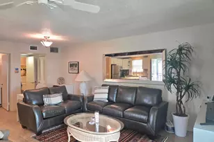 209 Oxford 100, West Palm Beach, FL 33417 - Photo 7