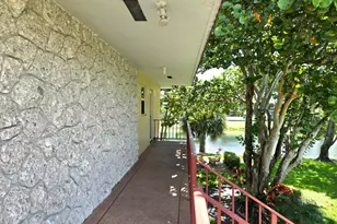 209 Oxford 100, West Palm Beach, FL 33417 - Photo 23