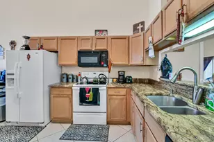 8072 Key W Ln, Boynton Beach, FL 33472 - Photo 7