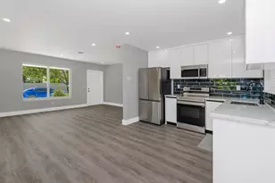 2733 NE 6th Ave, Wilton Manors, FL 33334 - Photo 9
