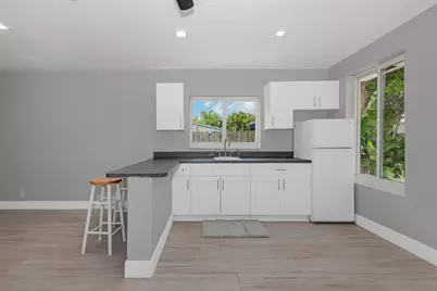 2733 NE 6th Avenue, Wilton Manors, FL 33334 - Photo 27