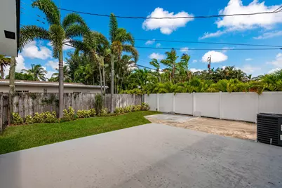 2733 NE 6th Avenue, Wilton Manors, FL 33334 - Photo 23