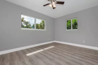 2733 NE 6th Avenue, Wilton Manors, FL 33334 - Photo 13