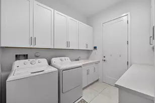 8252 Essex Country Clb Dr, Boca Raton, FL 33434 - Photo 23