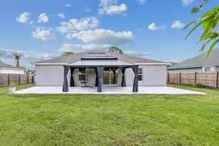 766 SE Academy Ln, Port Saint Lucie, FL 34984 - Photo 9