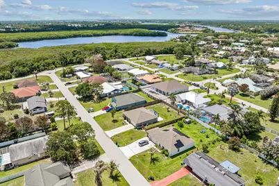 766 SE Academy Lane, Port Saint Lucie, FL 34984 - Photo 35