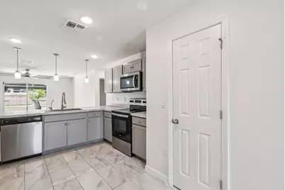 766 SE Academy Lane, Port Saint Lucie, FL 34984 - Photo 17
