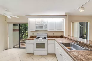10851 Palm Lake Ave, Boynton Beach, FL 33437 - Photo 15
