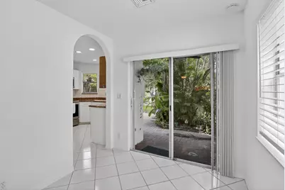 10690 NW 2nd Circle, Pembroke Pines, FL 33026 - Photo 15