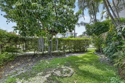 10690 NW 2nd Circle, Pembroke Pines, FL 33026 - Photo 37