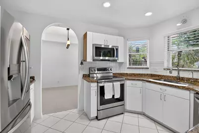 10690 NW 2nd Circle, Pembroke Pines, FL 33026 - Photo 11