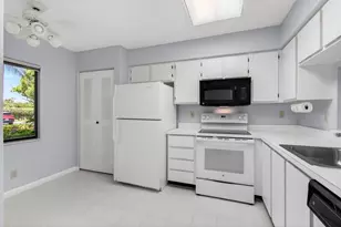 6655 Kensington Ln, Delray Beach, FL 33446 - Photo 9