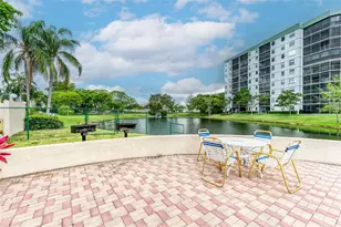 2222 N Cypress Bend Dr, Pompano Beach, FL 33069 - Photo 27
