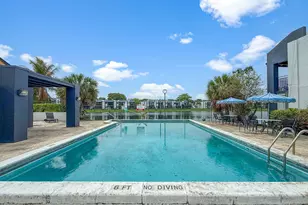 510 W Park Dr, Miami, FL 33172 - Photo 31