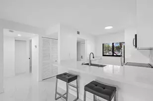 510 W Park Dr, Miami, FL 33172 - Photo 17