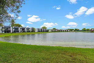 510 W Park Dr, Miami, FL 33172 - Photo 29