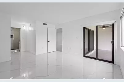 510 W Park Drive #104-3, Miami, FL 33172 - Photo 5