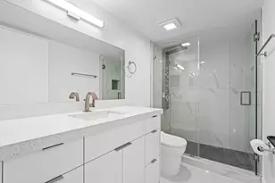 510 W Park Dr, Miami, FL 33172 - Photo 3