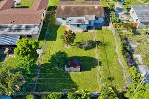 837 NW 41st St, Oakland Park, FL 33309 - Photo 21