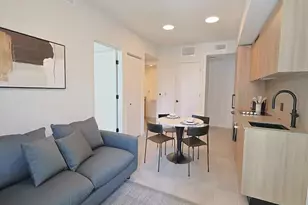 121 NE 5th St, Miami, FL 33132 - Photo 3
